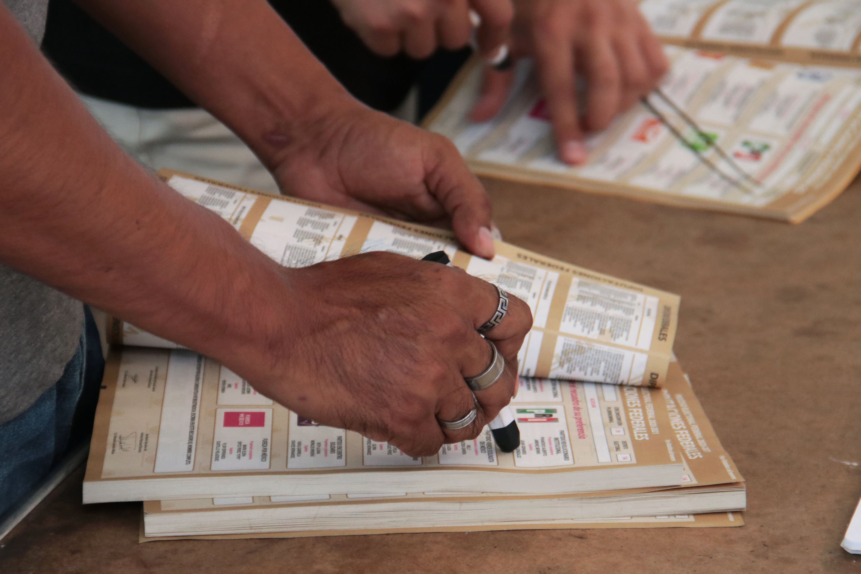 Pide IEE suspender recuento de votos por actualización de sistema