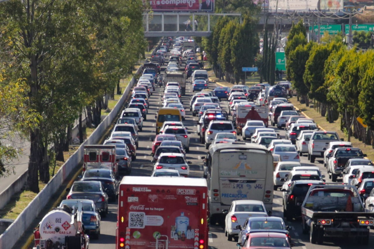 La contingencia ambiental implicaría el ordenamiento para que los automóviles dejaran de circular | Foto: EsImagen para El Universal Puebla