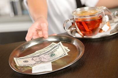 Esta es la cantidad que ahorra el consumidor al no dar propina