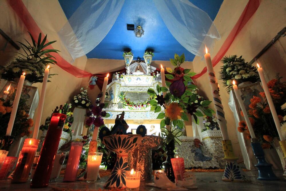 Para el Día de Muertos 2023 habrá 33 altares monumentales en Huaquechula | Foto: Agencia Es Imagen para El Universal Puebla