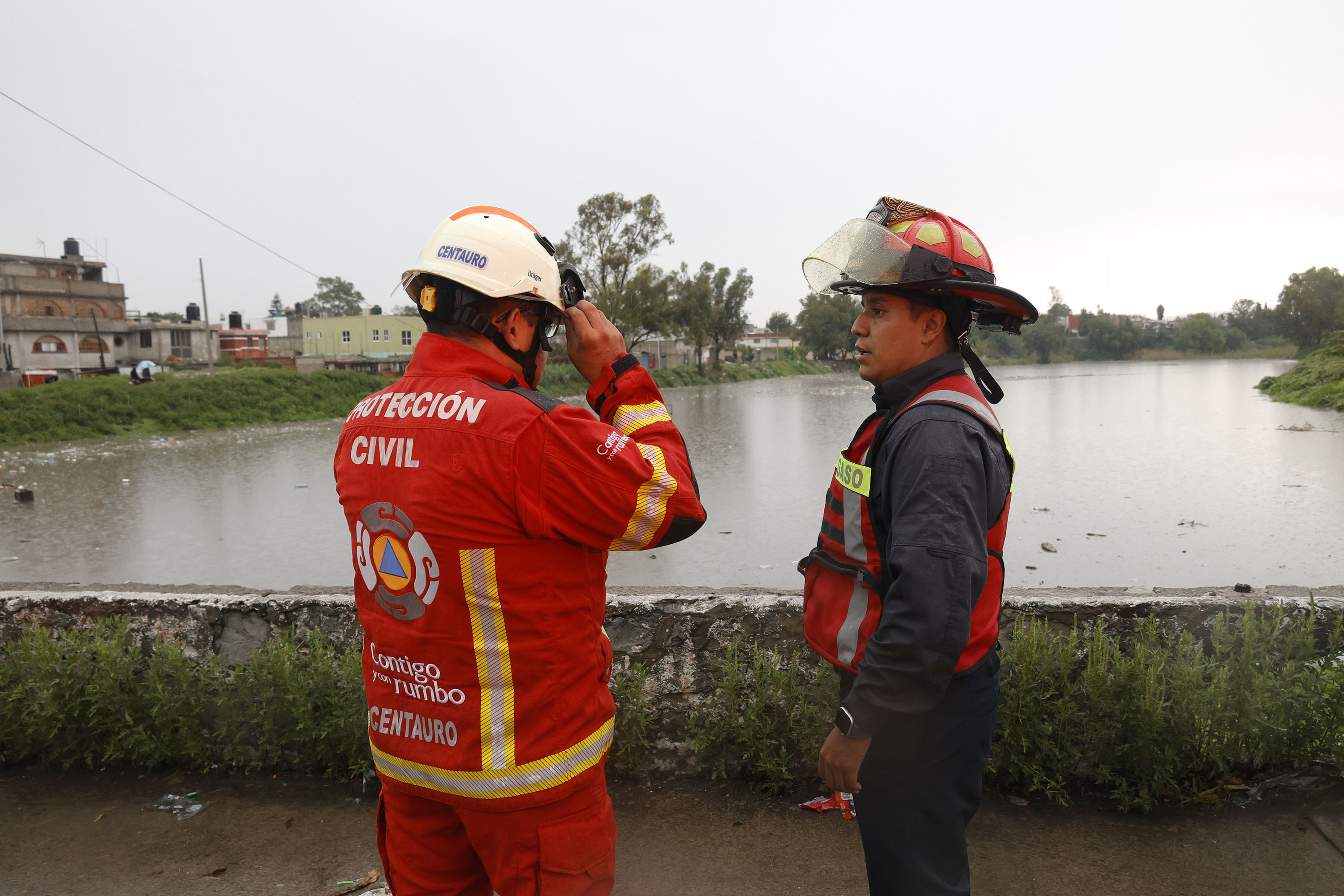 El personal de Protección Civil continúa monitoreando y vigilando la situación.

Foto: Producción El Universal Puebla