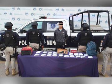 Detienen a joven con 19 armas de fuego y drogas en la CAPU