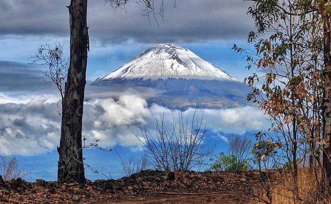 Este usuario captó una increíble vista del volcán Popocatépetl desde el cerro de Zapotecas | Instagram bethlehemr13
