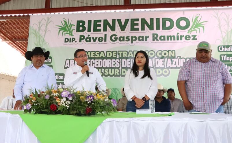 Pável Gaspar se reúne con cañeros del sur del estado