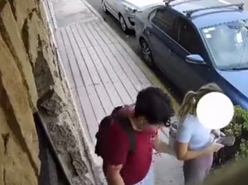 VIDEO Exhiben a sujeto que toca de manera lasciva a una mujer en Huexotitla, Puebla
