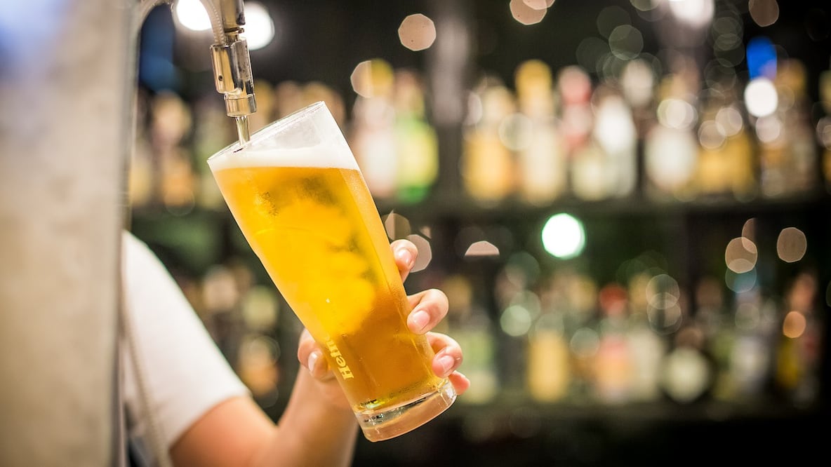 La cerveza tiene menor aporte calórico en comparación con otras bebidas alcohólicas. Foto: Pixabay
