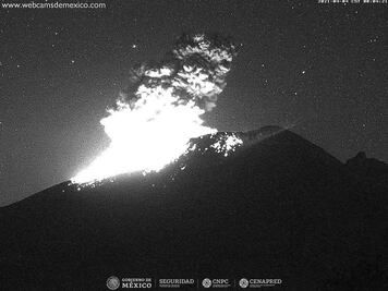 Popocatépetl presentó una breve erupción este 4 de abril 2021