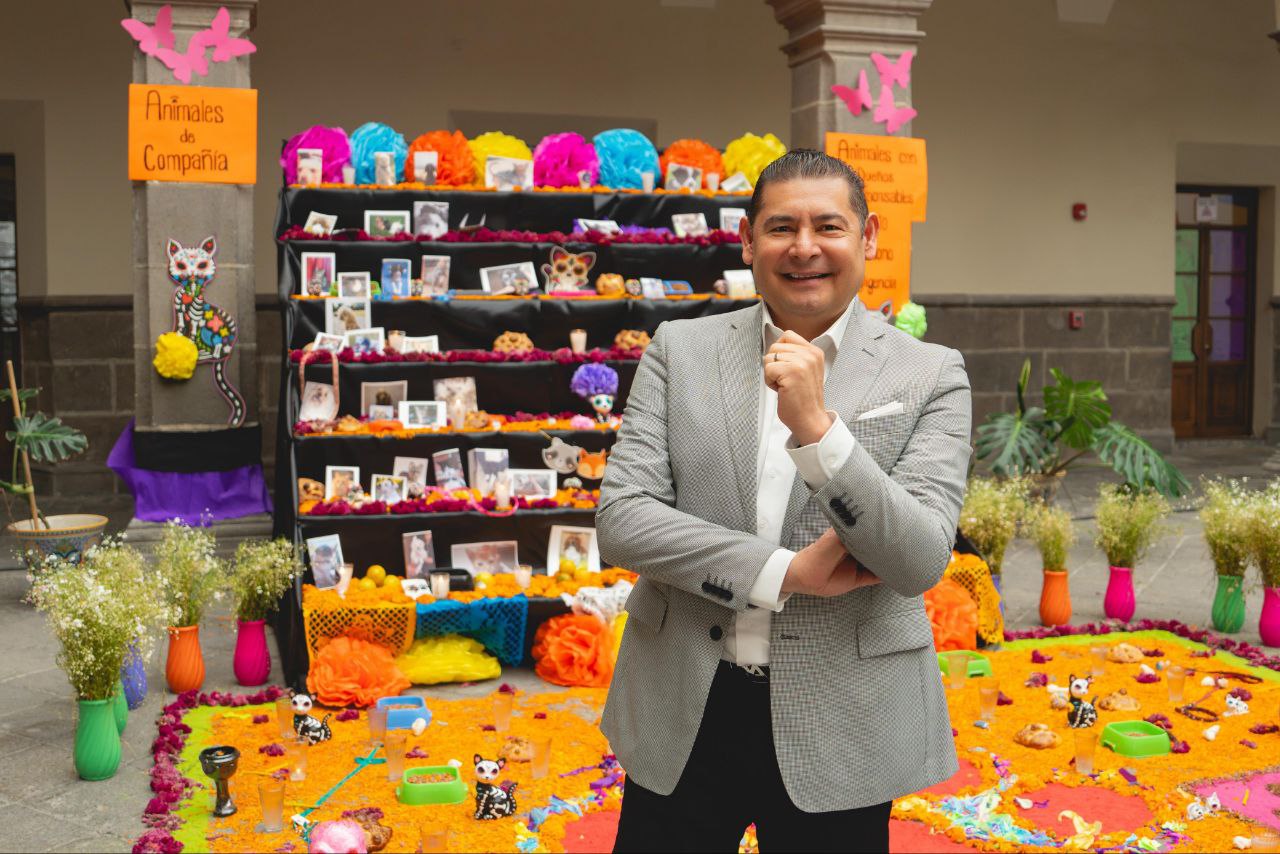 El Día de Muertos 2024 se conmemoró con un sentido homenaje en el expalacio de gobierno | Foto: Especial