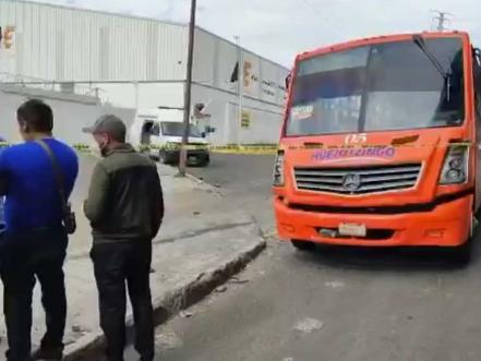 Dos heridos tras violento asalto a transporte público en la México-Puebla