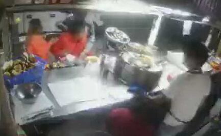 A punta de pistola asaltan a comensales en taquería de La Margarita 