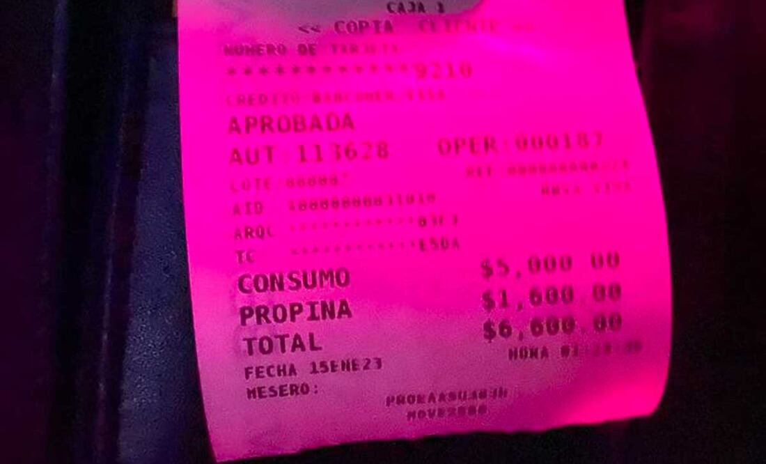 Presuntamente Dua Pop cobró de forma arbitraria 1600 pesos extra en la cuenta de unos clientes de Puebla | Foto: Juan Munchi