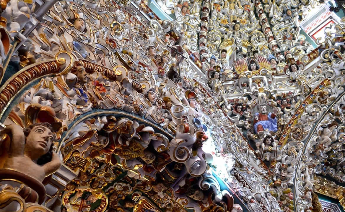 En la cúpula del atrio se observan aparentes ángeles con rostros indígenas. Foto: Tolentino Tosh  / Instagram