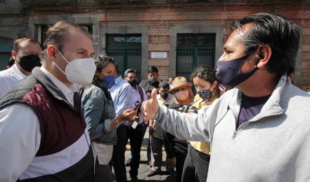 Exigen apoyo fotógrafos de sociales tras un año sin trabajo