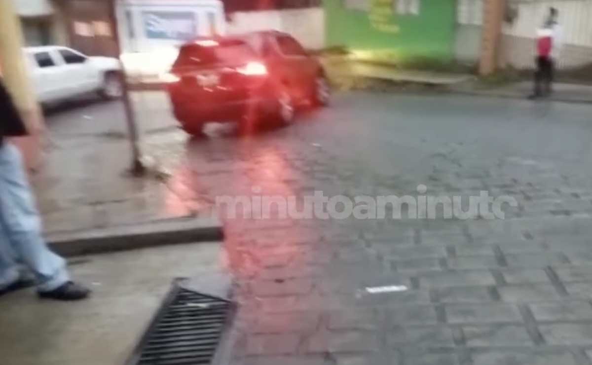 Coches se patinan con manteca en  calles de Huauchinango