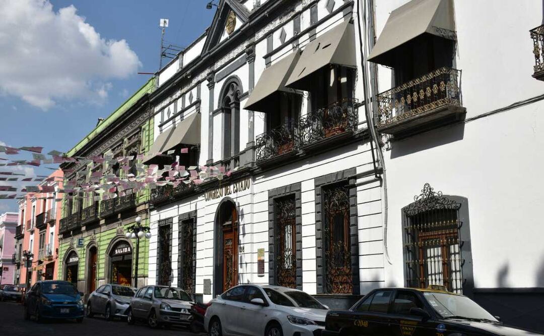 El Congreso de Puebla es uno de los que menos trabajadores tiene de todo el país | Foto: Agencia Es Imagen para El Universal Puebla