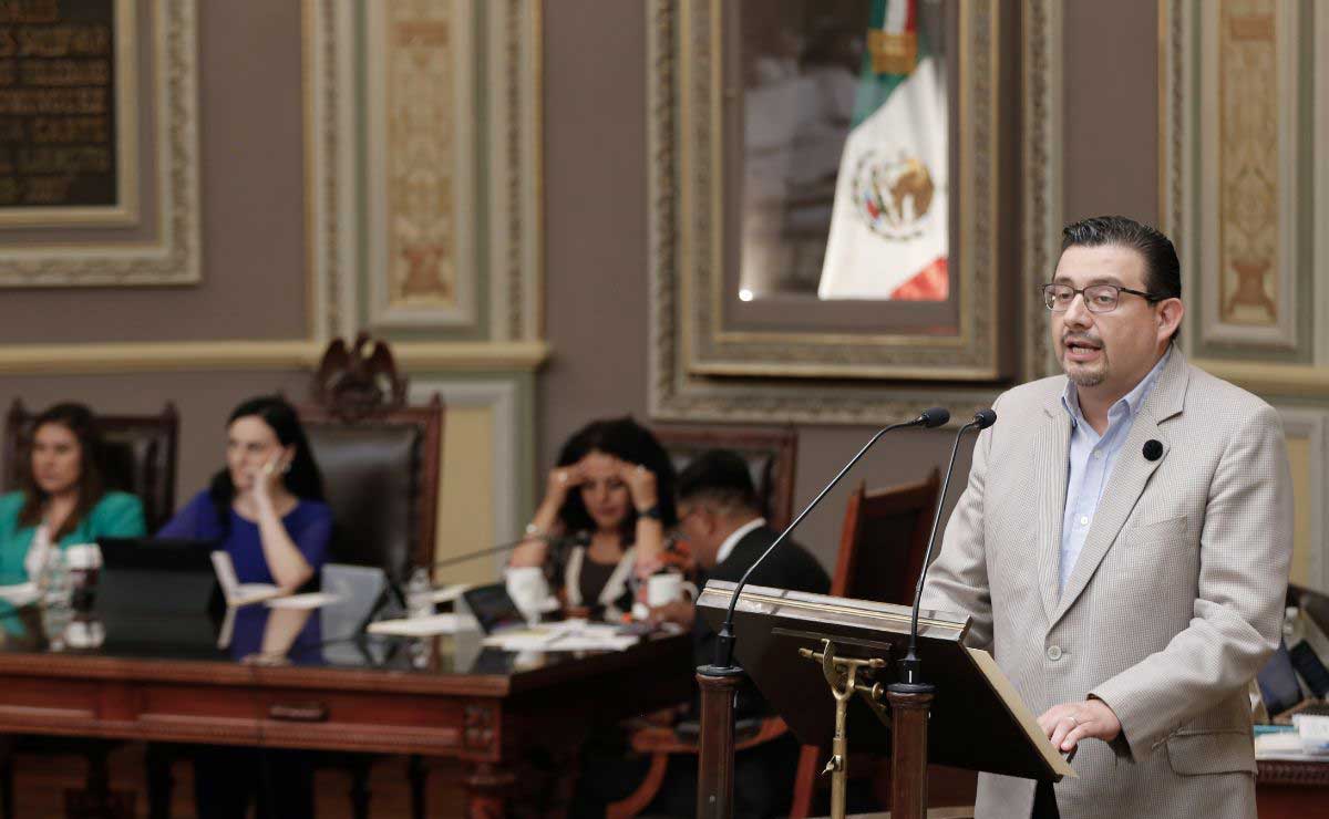 Se disculpa Eduardo Alcántara con Erika de la Vega