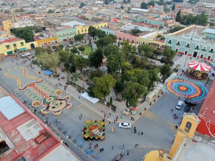 Carlos Rivera celebra el Día de Muertos en su natal Huamantla
