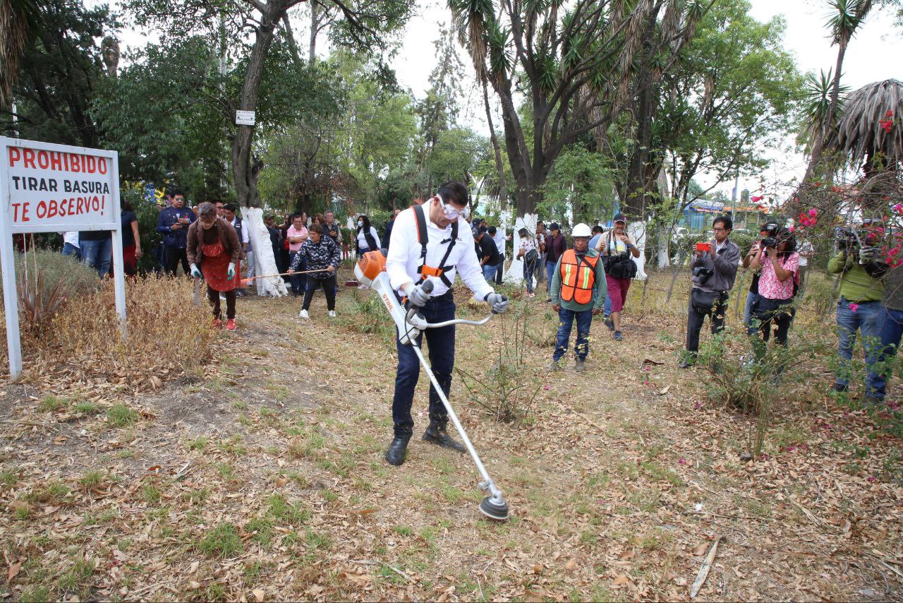 Alejandro Armenta comenzó con el detallado de guarniciones del parque | Foto: Gobierno del Estado