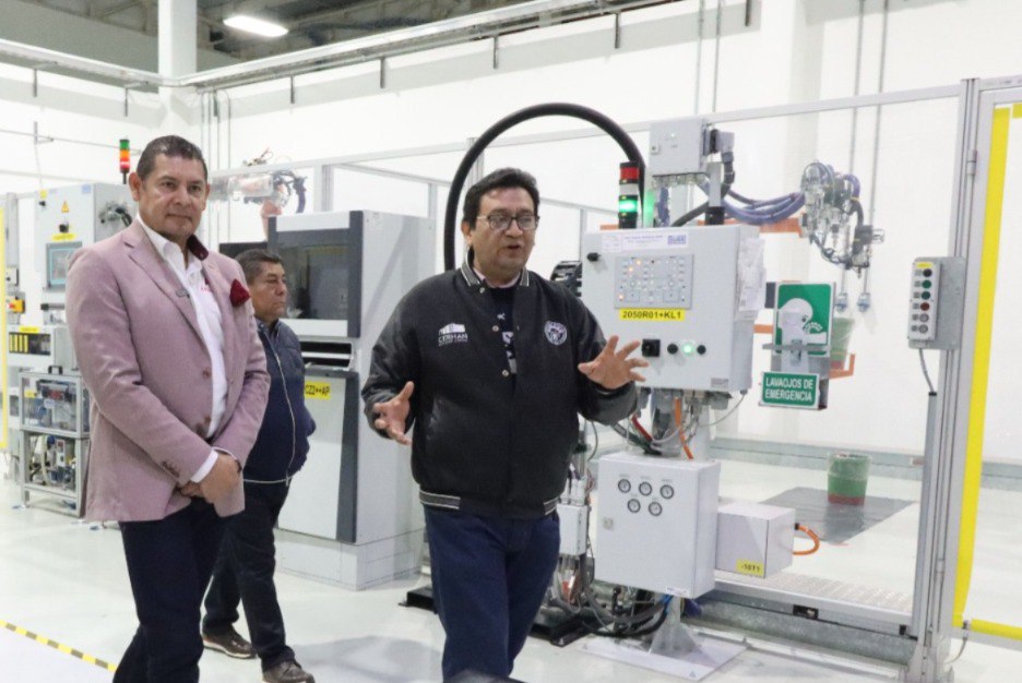 Alejandro Armenta busca impulsar al sector empresarial en Puebla | Foto: Especial