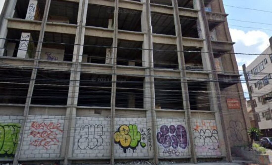 El edificio Omega pudo ser un hermoso condominio cerca de Plaza Dorada, sin embargo, hoy luce aterrador y abandonado | Foto: Google