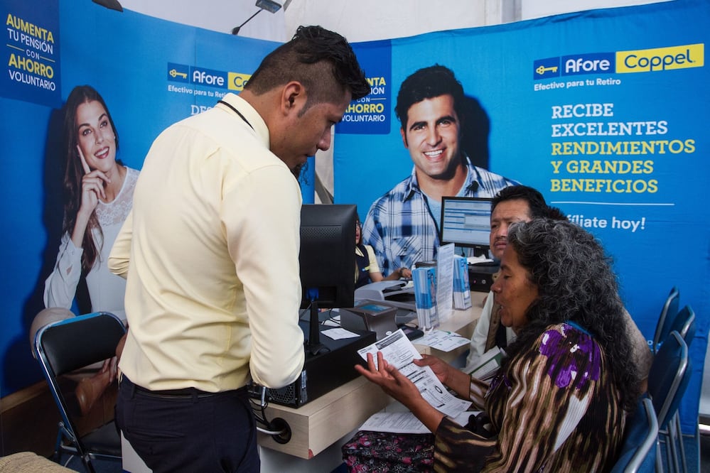 Recomiendan atrabajadores evitar cambiarse de Afore y esperar la recuperación. Foto: Cuartoscuro