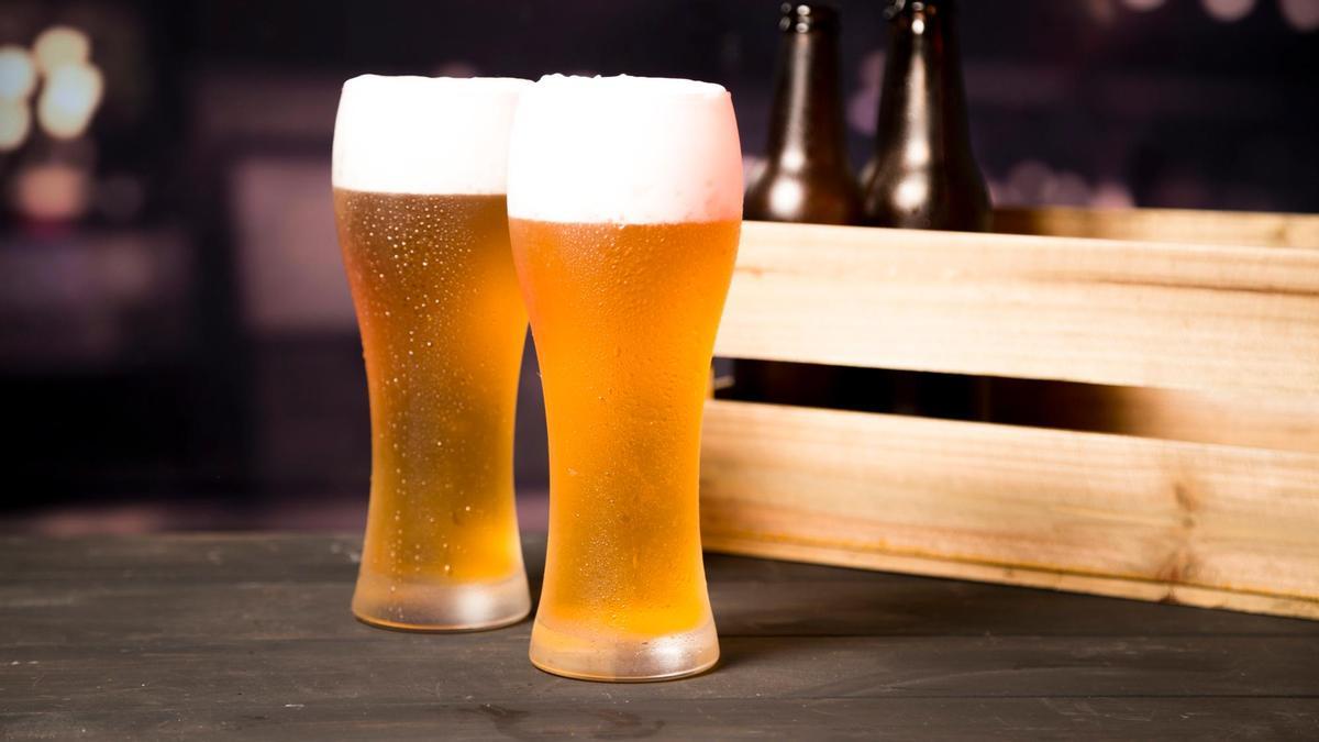 En cantidades moderadas, el consumo de cerveza podría ofrecer ciertos beneficios, como ayudar a regular el azúcar en la sangre, fortalecer los huesos y mantener la salud de la piel y el cabello.

Foto: Producción El Universal Puebla
