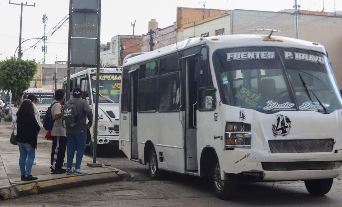 Los concesionarios en Puebla demandan una tarifa de 19 pesos / Foto: EsImagen