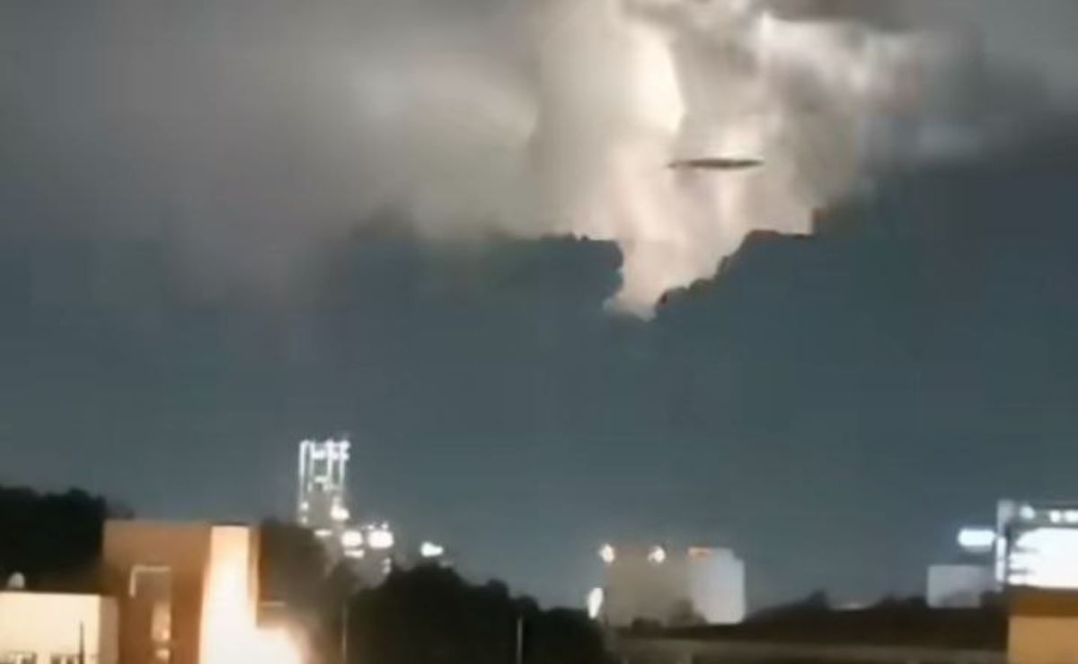 Este extraño objeto fue visto en el cielo de Puebla | Foto: TikTok soydassa