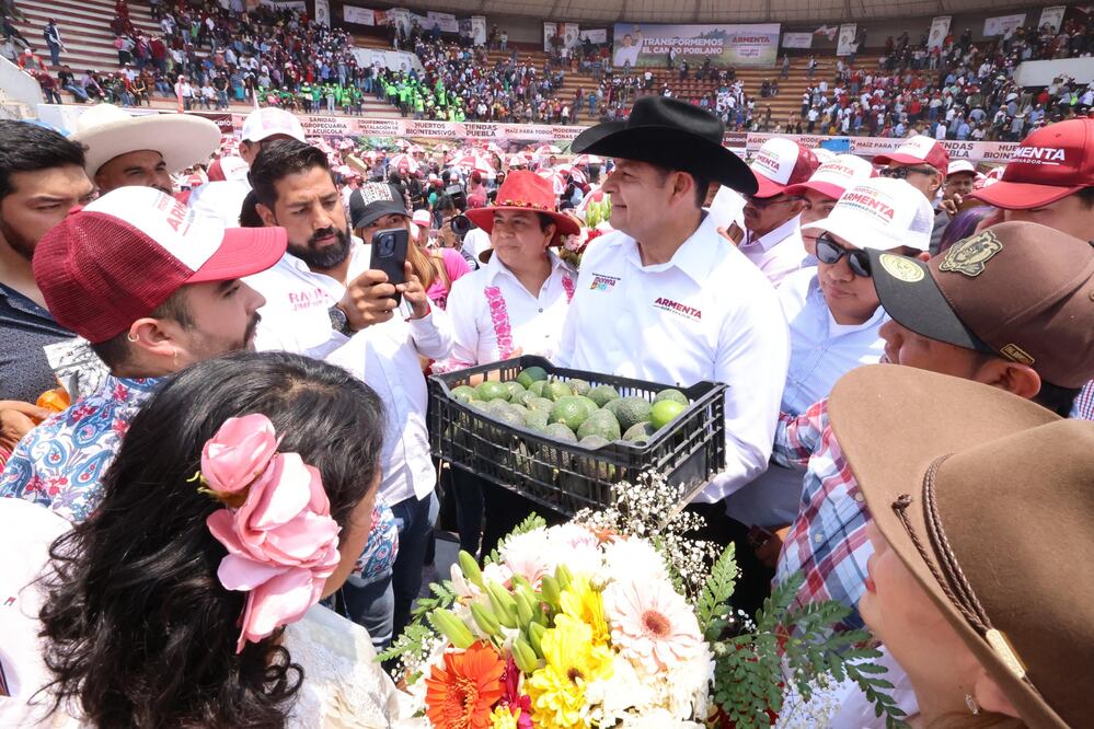 Alejandro Armenta se reunió con agricultores de Puebla / Foto Especial