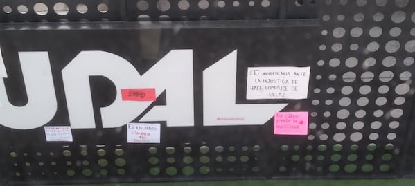 Se manifiestan estudiantes de la UDAL; exigen justicia por compañero apuñalado