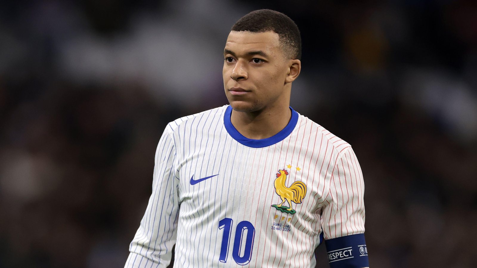 El delantero francés anunció hace un mes que pondría fin a su estancia en el PSG y el club blanco anunció oficialmente este lunes que el francés se incorporará. 

Foto: Producción El Universal Puebla