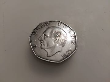 Cuál es la moneda heptagonal de 10 pesos que puede valer hasta 5 mil
