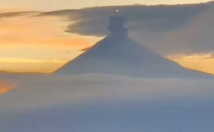 ¿Es un Ovni? Captan un extraño objeto sobre el cráter del Popocatépetl