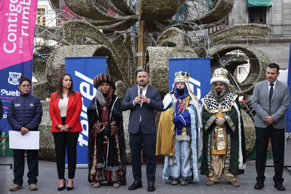 El presidente municipal Adán Domínguez presentó el Desfile de Reyes Magos | Agencia Es Imagen para El Universal Puebla