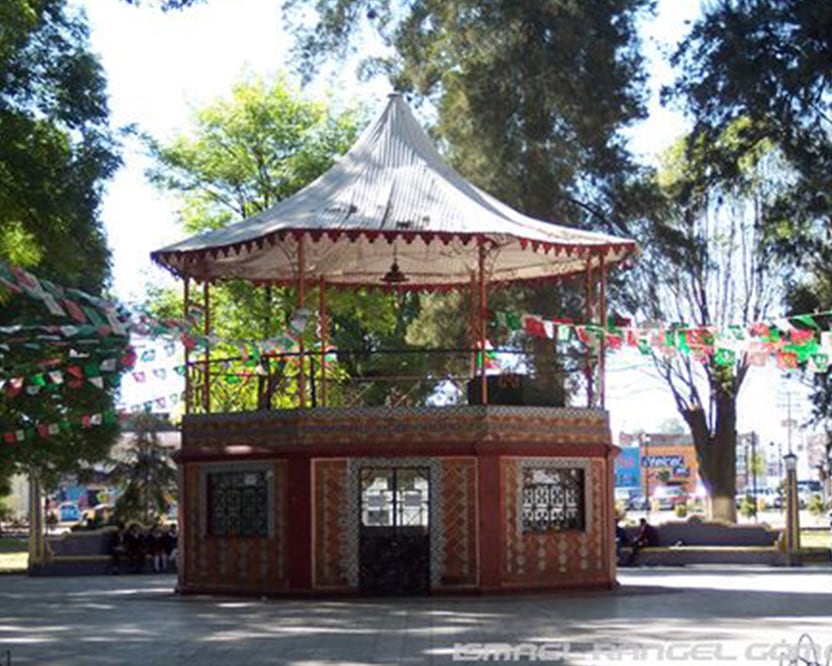 En el Pueblo Mágico de Chignahuapan se encuentra un quiosco de estilo mudéjar construido en 1871 | Foto: Paseo por México