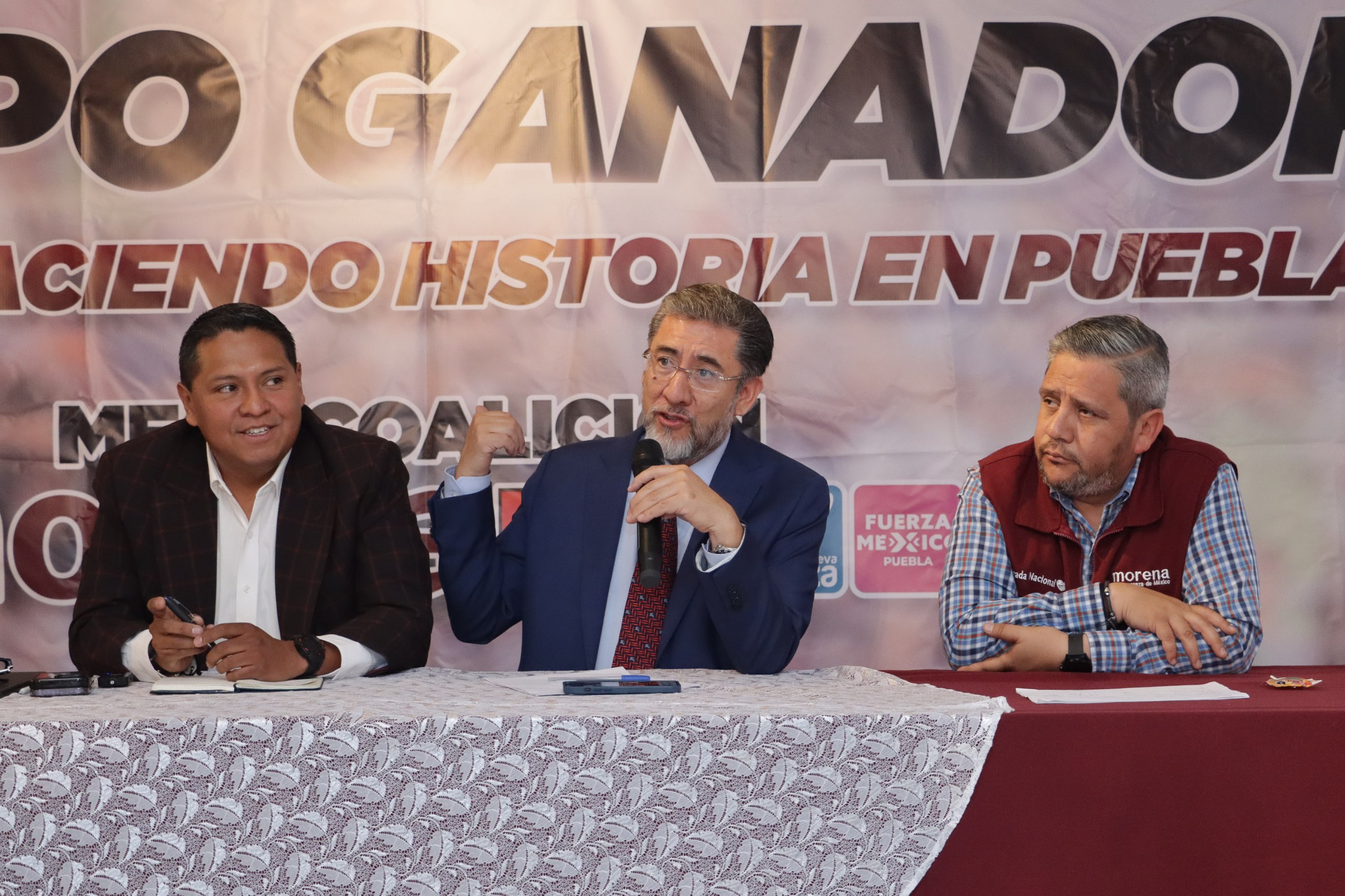 Morena alista denuncia contra el Ayuntamiento de Puebla por entrega de tinacos azules