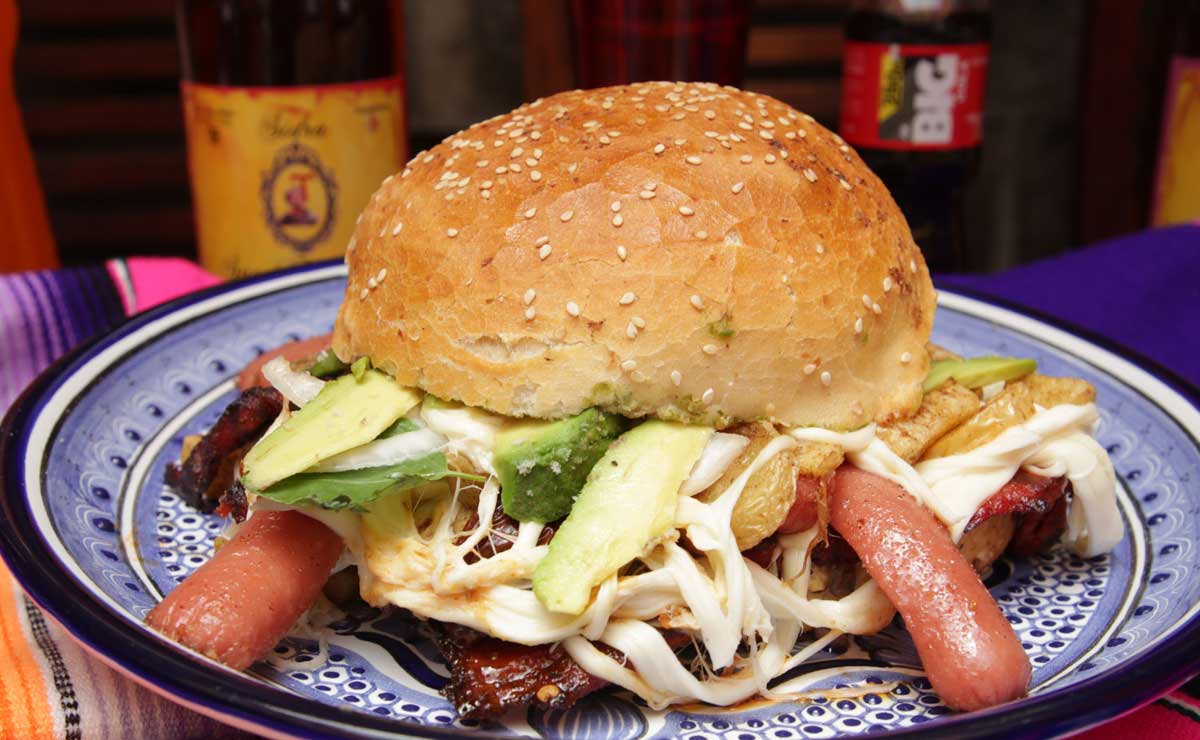 ¿Cómo es la auténtica cemita poblana? Descubre qué lleva y cómo se prepara