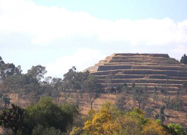 PIRÁMIDE DE LAS FLORES