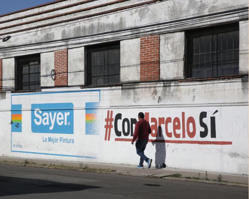 En los últimos días se han notado más bardas donde promocionan a Claudia Sheinbaum y Marcelo Ebrard | Foto: Agencia Es Imagen para El Universal Puebla