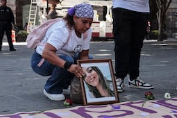 Protestan en FGE para exigir justicia por el feminicidio de Karla Valeria