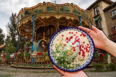 ¿Cuánto cuesta comer chiles en nogada en Val’Quirico este 2025?