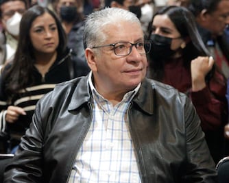 Enrique Doger sigue en el PRI