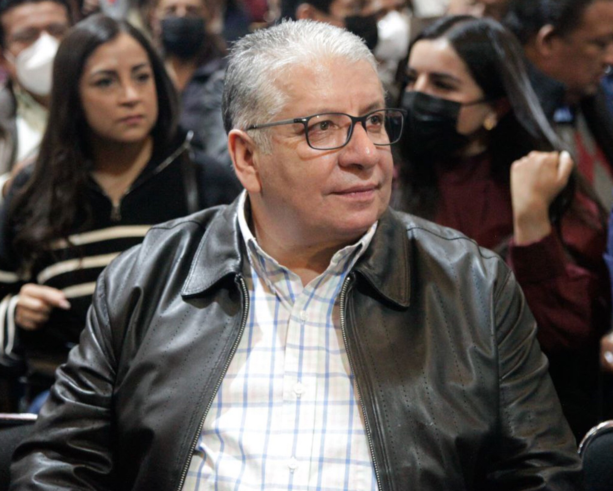 Enrique Doger sigue en el PRI