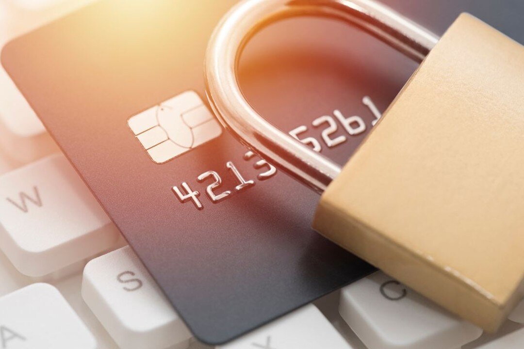 En Navidad protege tu tarjeta de crédito para realizar compras seguras