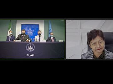 Lilia Cedillo toma protesta al nuevo director de la Facultad de Estomatología de la BUAP