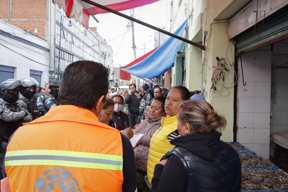 En la calle de los mariscos de la ciudad de Puebla se realizó un operativo | EsImagen para El Universal Puebla