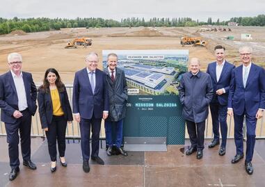 Volkswagen inicia construcción de su primera planta de baterías