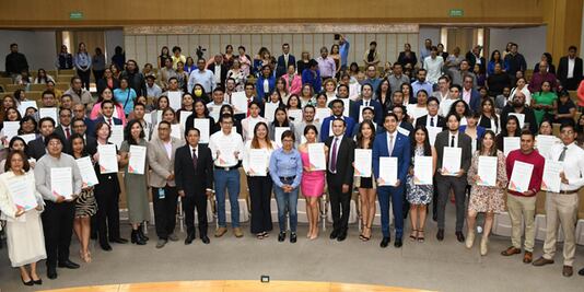 Premio Ceneval al Desempeño de Excelencia EGEL es recibido por 245 egresados de la BUAP
