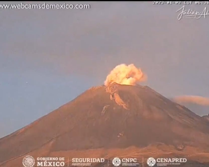 Este martes 3 de enero de 2023 el volcán Popocatépetl amaneció bastante activo | Foto: CENAPRED