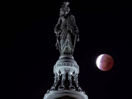Las mejores fotos del eclipse de luna más largo del siglo